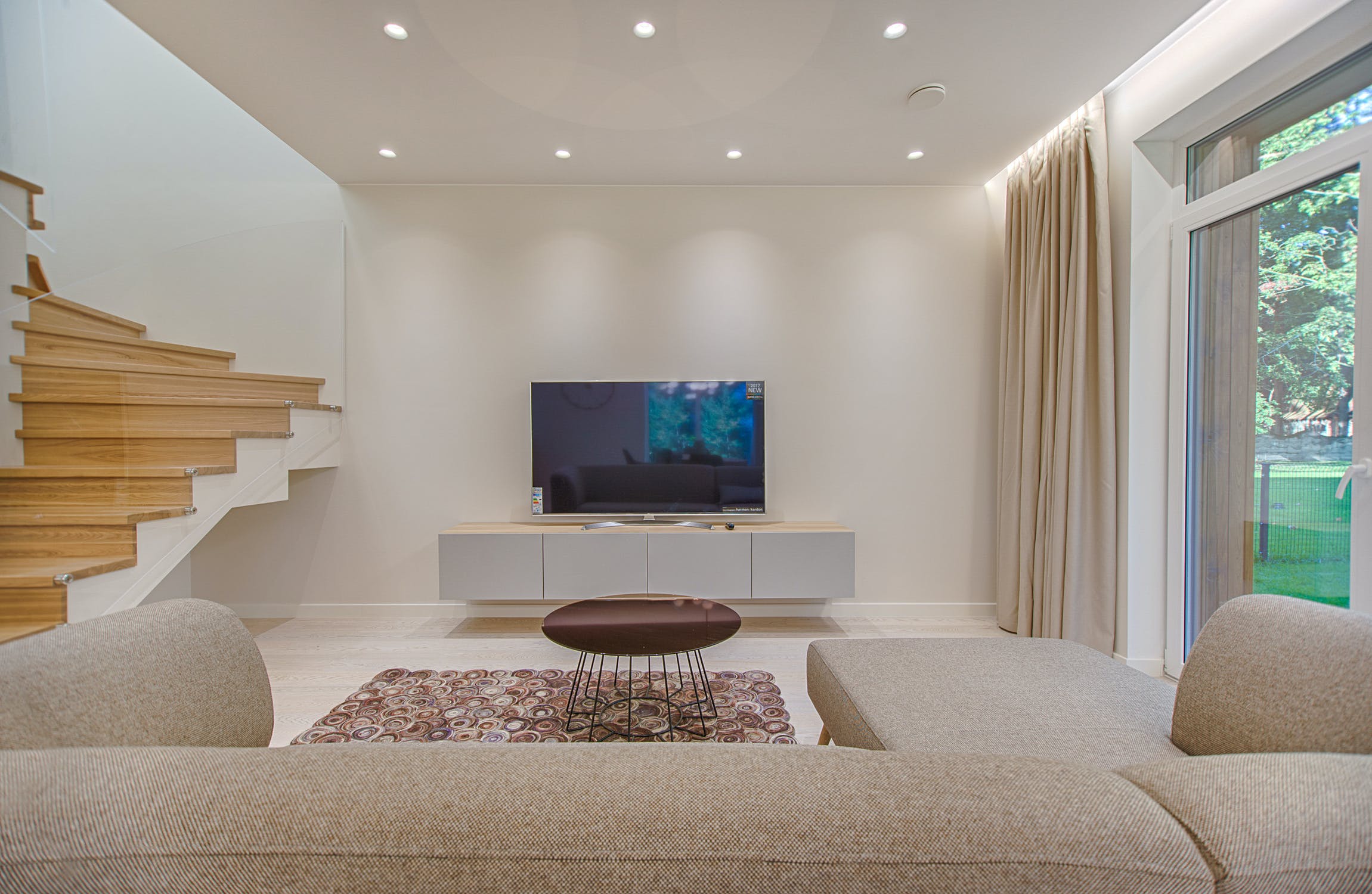 3 Ways to Refresh The Look of Your TV Unit