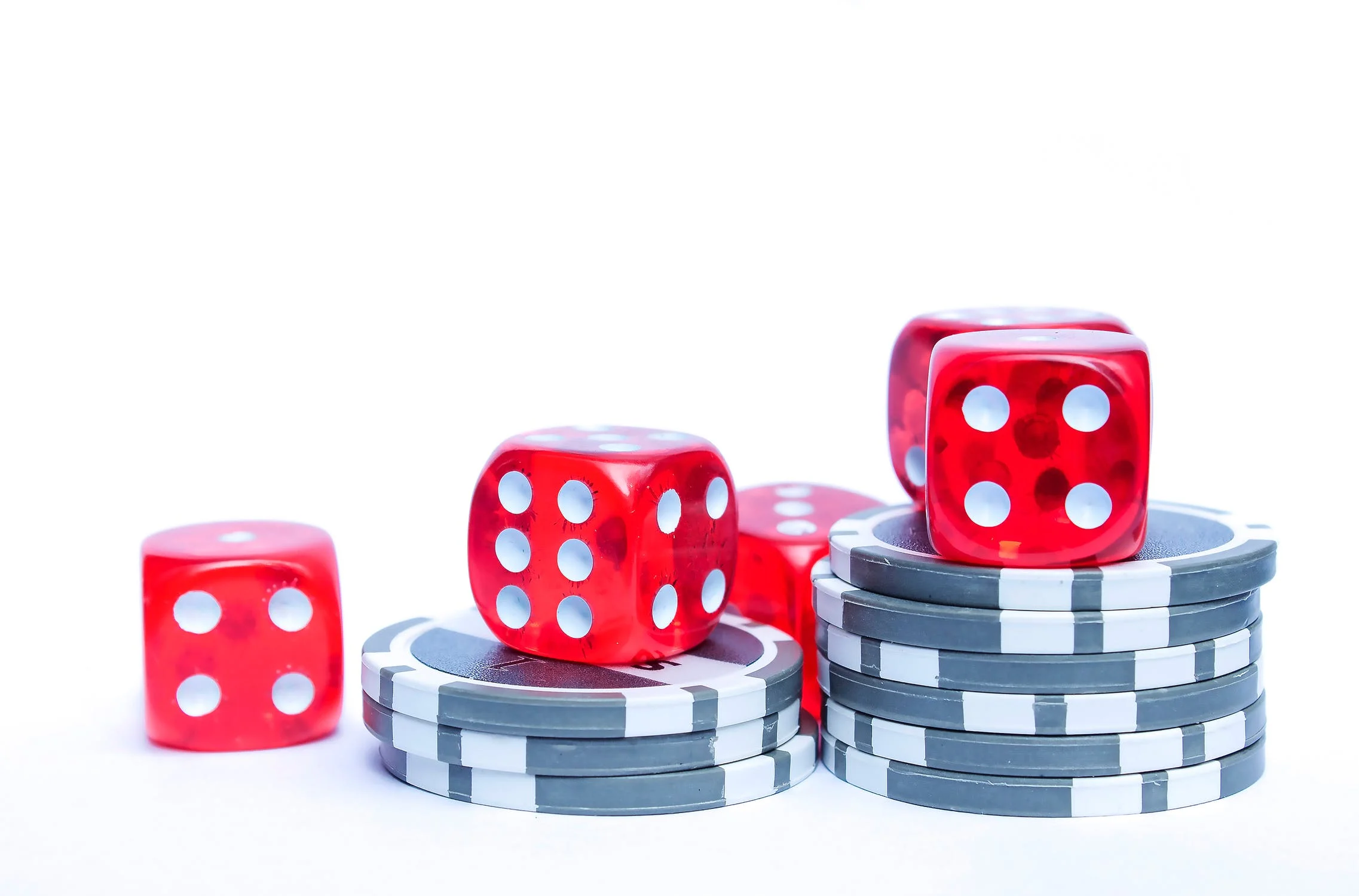 Online Casino Strategy: Avoiding Scams + Making Money