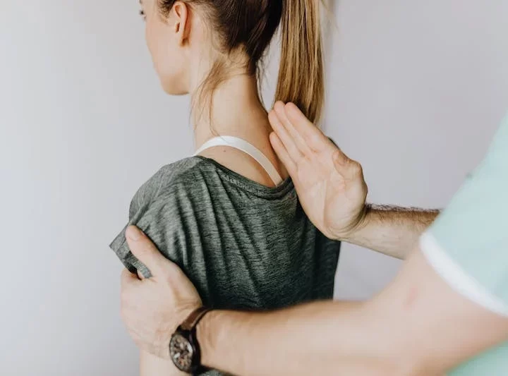 5 Signs You Should See A Chiropractor