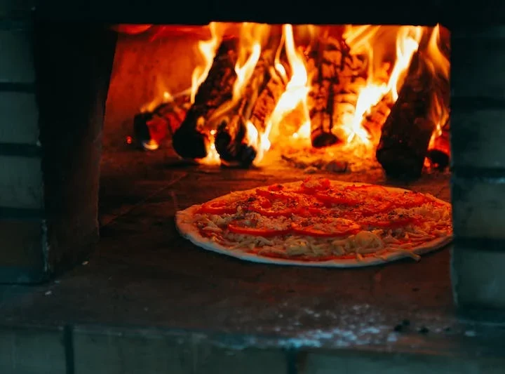 How to Choose the Right Commercial Deck Oven for Your Kitchen