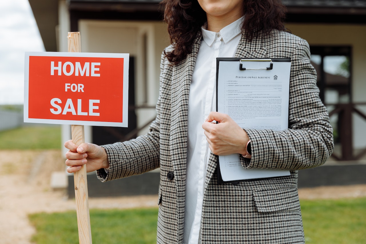 7 Common Mistakes People Make When Buying a House