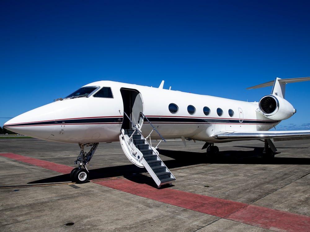 Which Members of the US Government Have Access To Private Jets?
