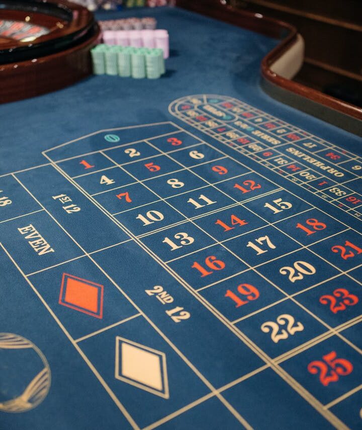 Roulette Demystified: Unraveling House Edge and Payout Charts for Players